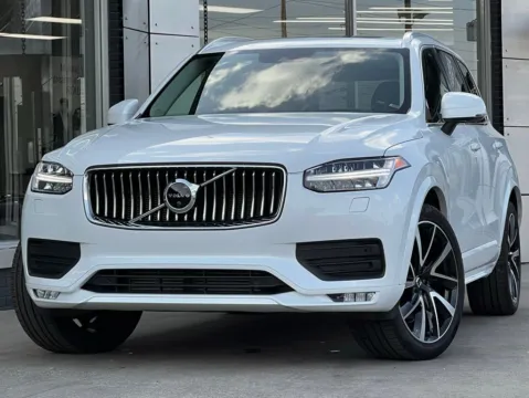 White 2022 Volvo XC90 T6 Momentum for sale in Indianapolis, IN