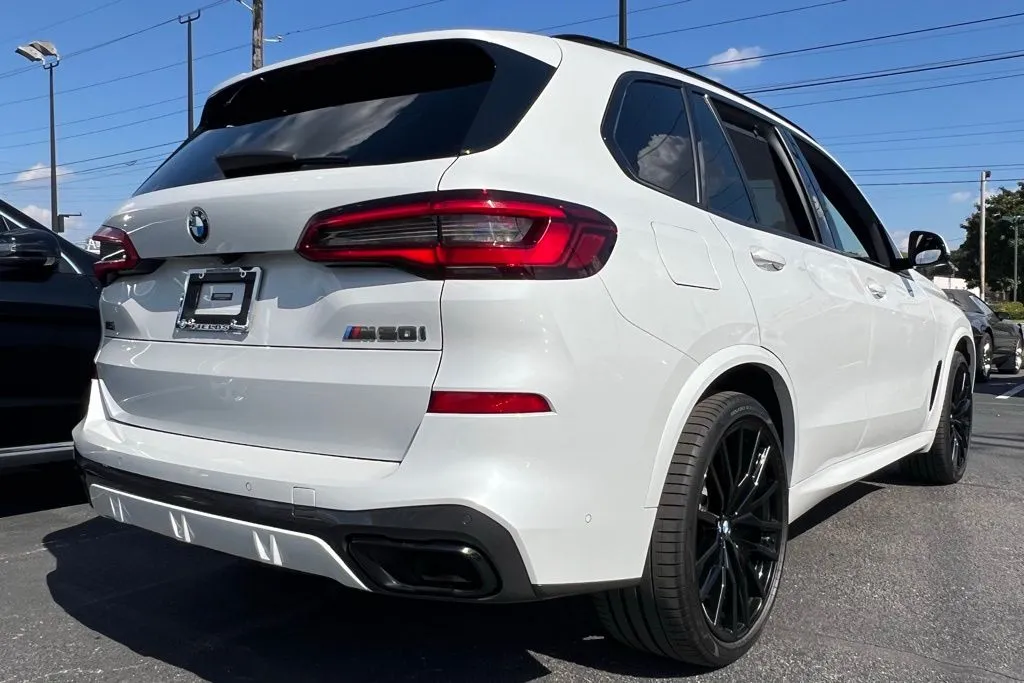 2020 Bmw X5 M50i photo 2