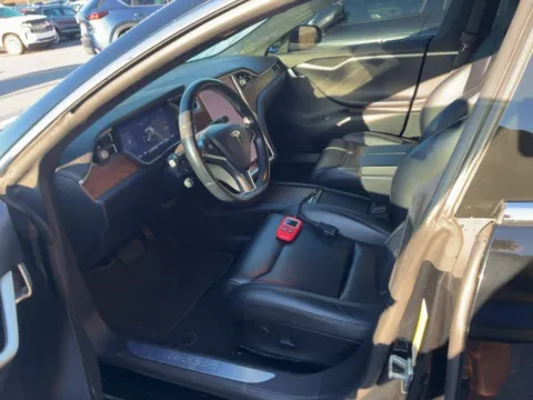More photos of 2018 Tesla Model S 75D at AutoGiant USA Indianapolis, IN