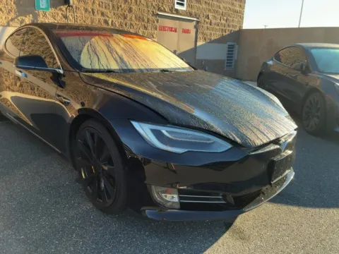 Photos of 2018 Tesla Model S 75D for sale in Indianapolis, IN at AutoGiant USA Indianapolis