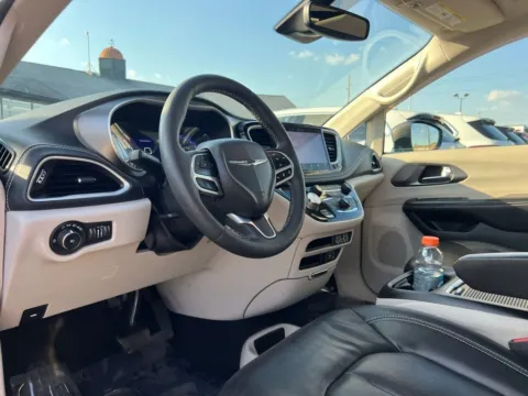 Photos of 2022 Chrysler Pacifica Touring L for sale in Indianapolis, IN at AutoGiant USA Indianapolis