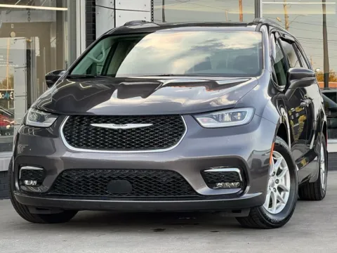 Gray 2022 Chrysler Pacifica Touring L for sale in Indianapolis, IN