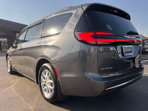 More photos of 2022 Chrysler Pacifica Touring L at AutoGiant USA Indianapolis, IN