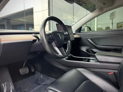 Photos of 2018 Tesla Model 3 Long Range for sale in Indianapolis, IN at AutoGiant USA Indianapolis