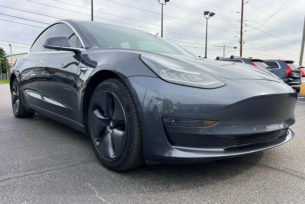 2018 Tesla Model 3 Long Range photo 4