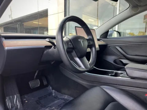 Photos of 2019 Tesla Model 3 Long Range for sale in Indianapolis, IN at AutoGiant USA Indianapolis