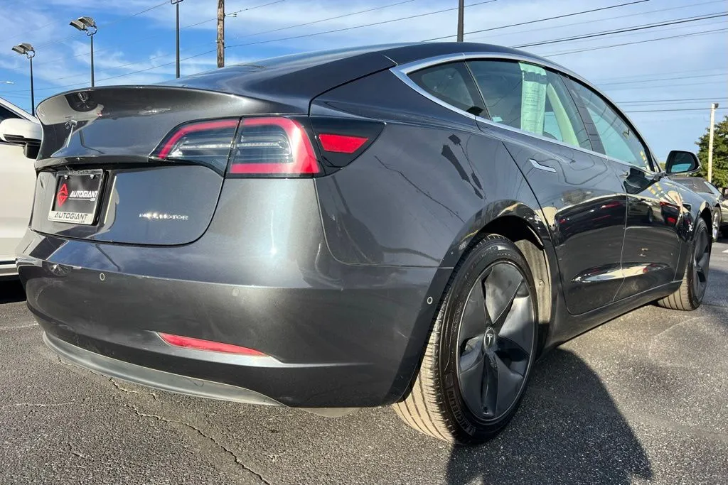 2019 Tesla Model 3 Long Range photo 3