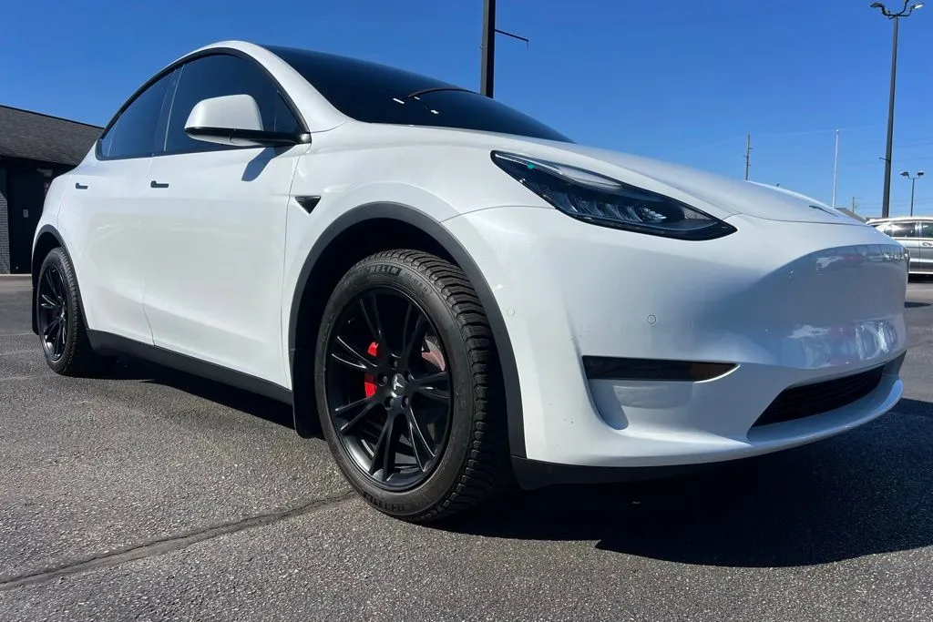 2020 Tesla Model Y Long Range photo 4
