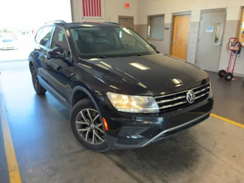 Photos of 2020 Volkswagen Tiguan 2.0T SE for sale in Indianapolis, IN at AutoGiant USA Indianapolis