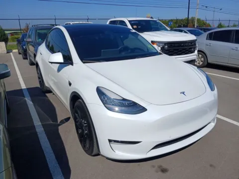 Photos of 2021 Tesla Model Y Long Range for sale in Indianapolis, IN at AutoGiant USA Indianapolis