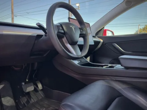 Photos of 2021 Tesla Model Y Long Range for sale in Indianapolis, IN at AutoGiant USA Indianapolis