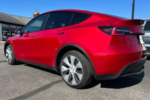 More photos of 2021 Tesla Model Y Long Range at AutoGiant USA Indianapolis, IN
