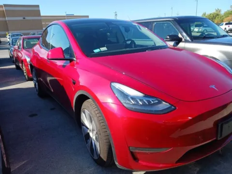Photos of 2021 Tesla Model Y Long Range for sale in Indianapolis, IN at AutoGiant USA Indianapolis