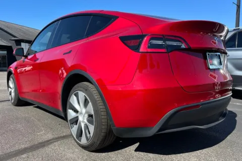 More photos of 2021 Tesla Model Y Long Range at AutoGiant USA Indianapolis, IN