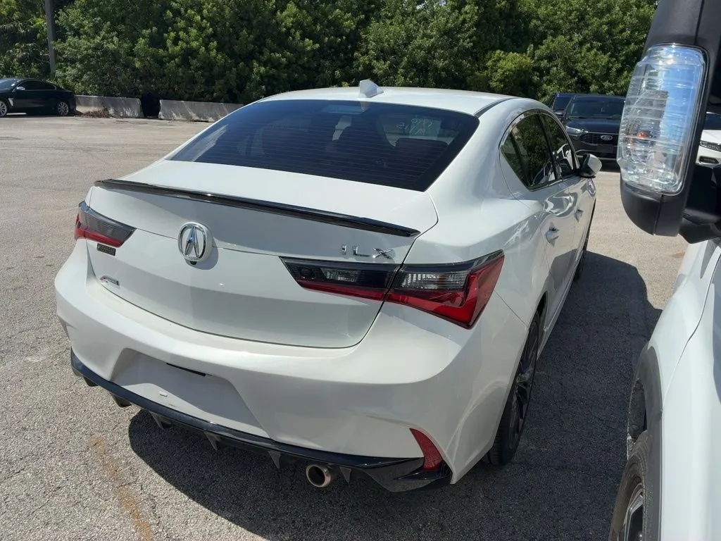 2022 Acura ILX Premium A-Spec photo 2