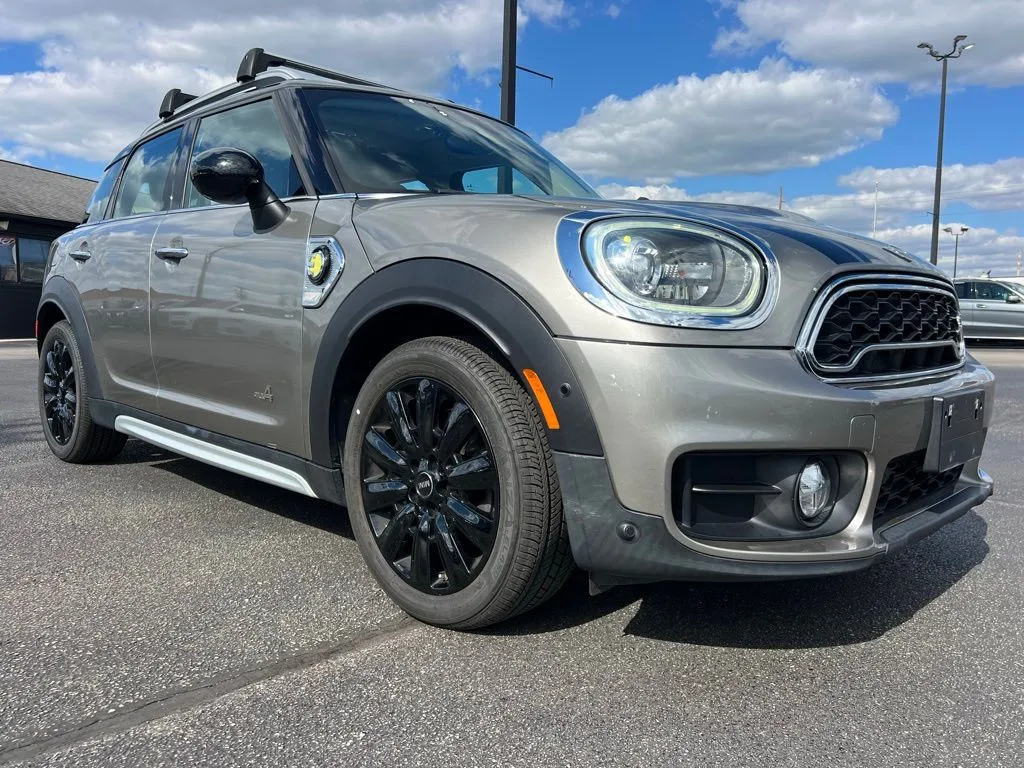2018 Mini Cooper S E photo 3