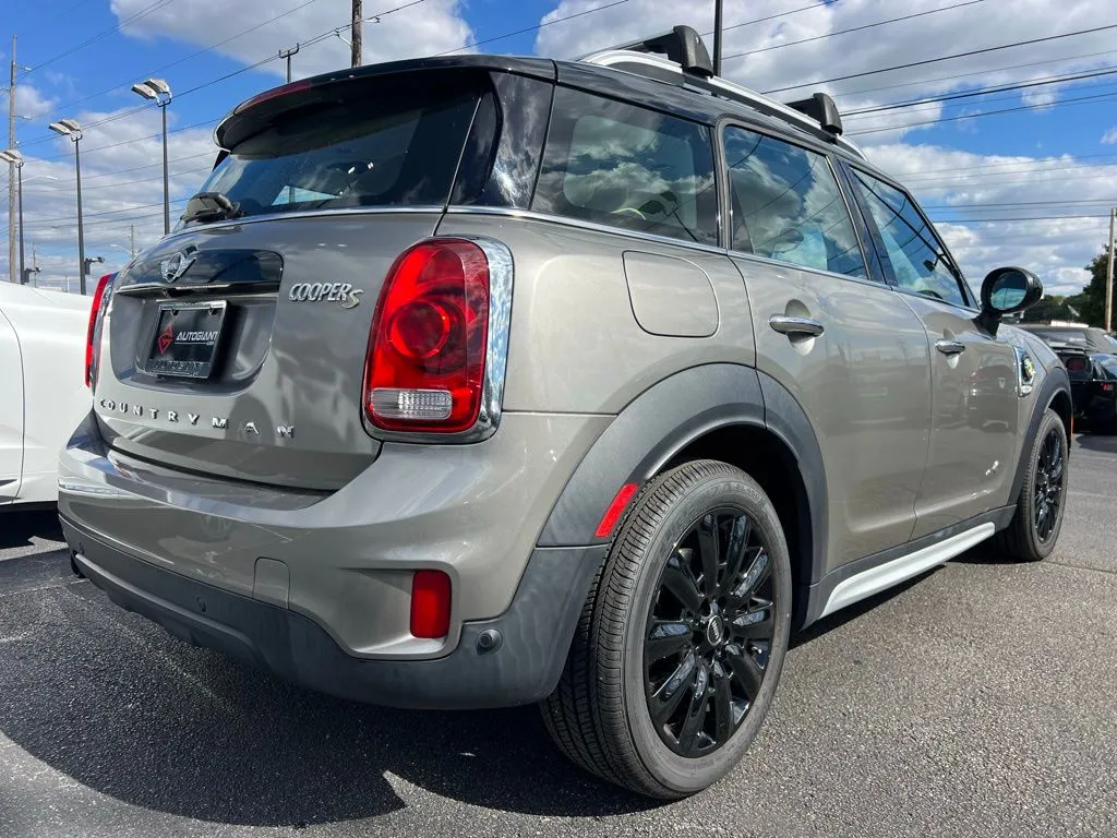 2018 Mini Cooper S E photo 2