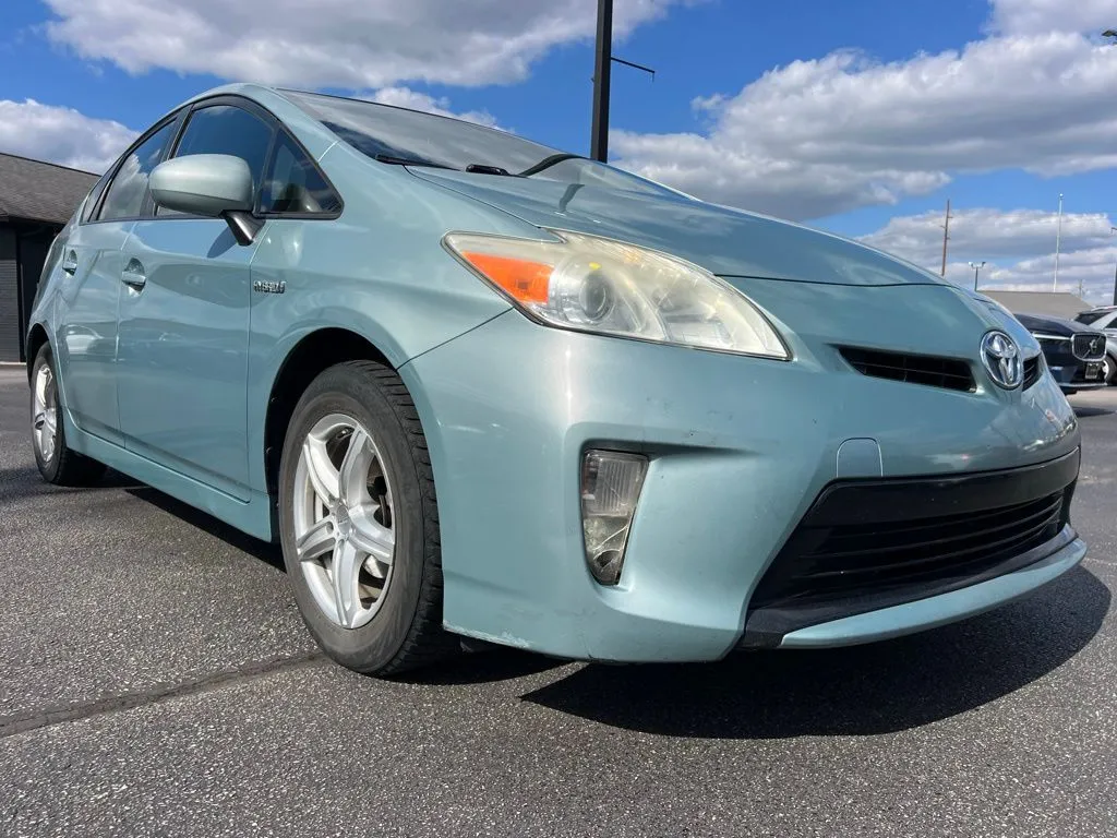 2014 Toyota Prius Four photo 4