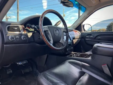 Photos of 2012 GMC Yukon Denali Hybrid for sale in Indianapolis, IN at AutoGiant USA Indianapolis