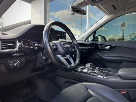 Photos of 2017 Audi Q7 3.0T Premium Plus for sale in Indianapolis, IN at AutoGiant USA Indianapolis