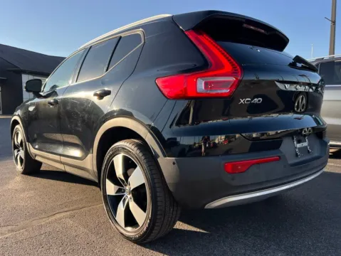 More photos of 2019 Volvo XC40 Momentum at AutoGiant USA Indianapolis, IN