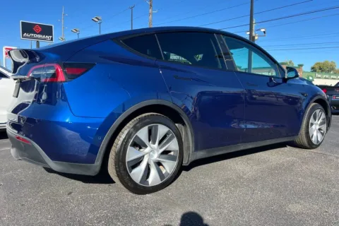 More photos of 2021 Tesla Model Y Long Range at AutoGiant USA Indianapolis, IN