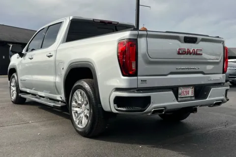 More photos of 2022 GMC Sierra 1500 Denali at AutoGiant USA Indianapolis, IN
