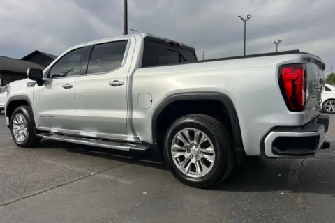 More photos of 2022 GMC Sierra 1500 Denali at AutoGiant USA Indianapolis, IN