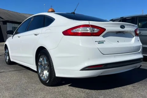 More photos of 2016 Ford Fusion SE at AutoGiant USA Indianapolis, IN