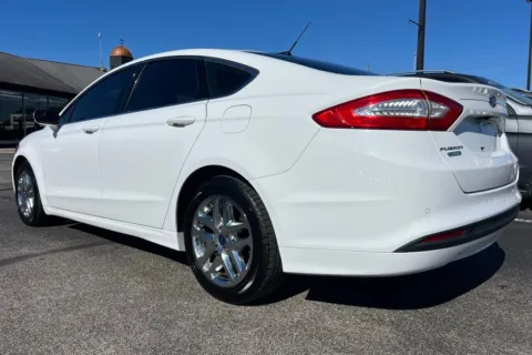 More photos of 2016 Ford Fusion SE at AutoGiant USA Indianapolis, IN