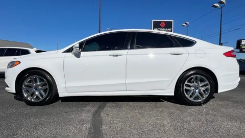Another view of 2016 Ford Fusion SE for sale in Indianapolis, IN at AutoGiant USA Indianapolis