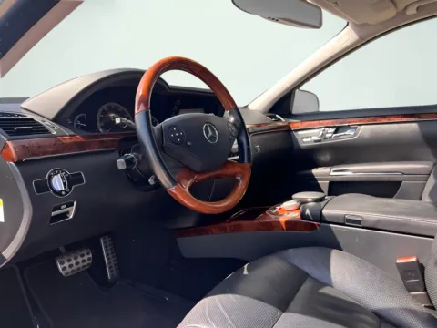 Photos of 2010 Mercedes-Benz S-Class S 550 for sale in Indianapolis, IN at AutoGiant USA Indianapolis