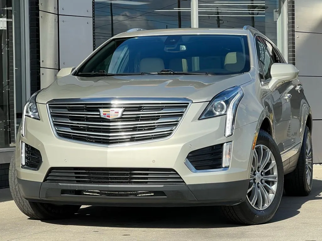 Silver 2017 Cadillac XT5 Luxury for sale in Indianapolis, IN