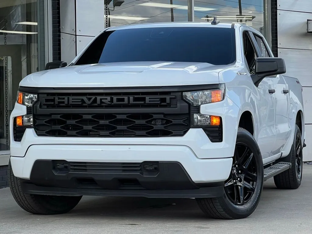 White 2022 Chevrolet Silverado 1500 Custom for sale in Indianapolis, IN