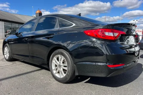 More photos of 2016 Hyundai Sonata at AutoGiant USA Indianapolis, IN