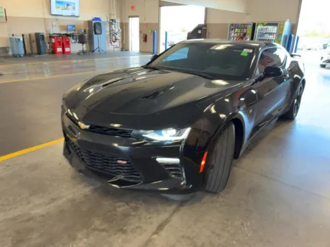 Black 2018 Chevrolet Camaro SS for sale in Indianapolis, IN