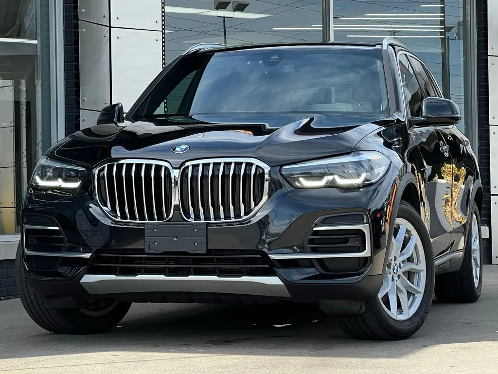 Black 2023 BMW X5 xDrive40i for sale in Indianapolis, IN