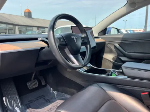 Photos of 2018 Tesla Model 3 Long Range for sale in Indianapolis, IN at AutoGiant USA Indianapolis