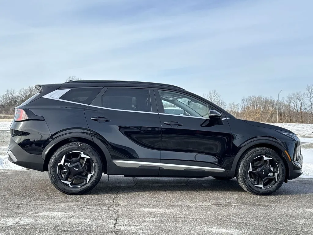 2026 Kia Sportage EX - Photo 9