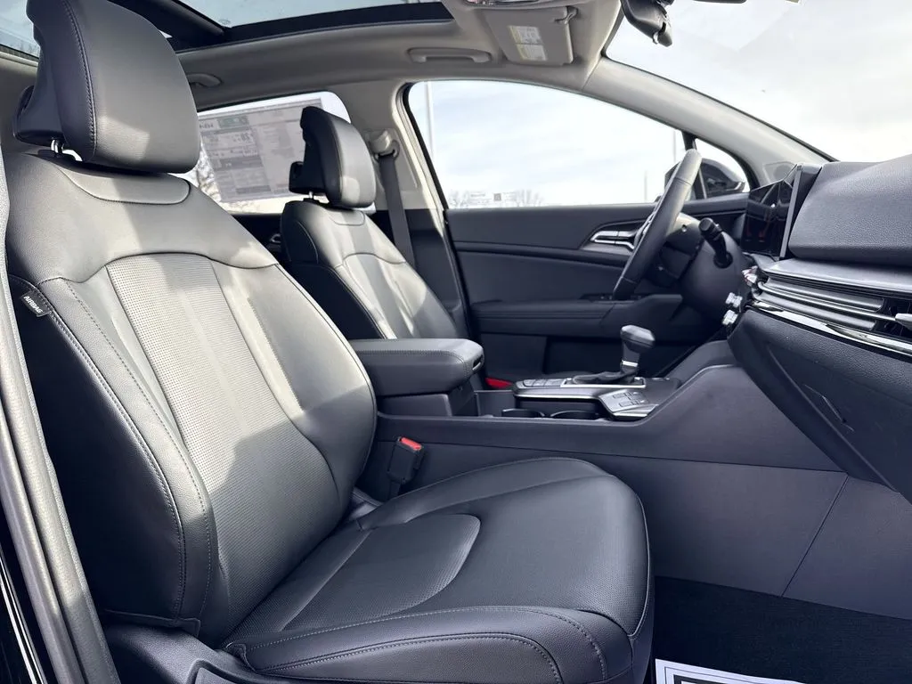 2026 Kia Sportage EX - Photo 26
