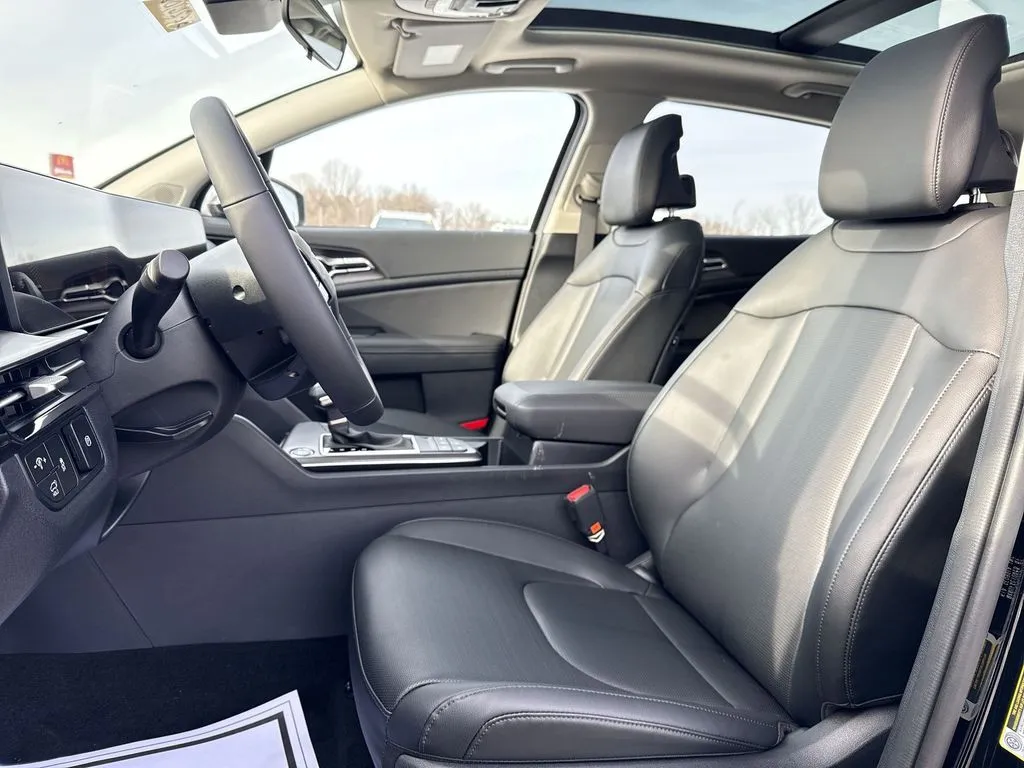 2026 Kia Sportage EX - Photo 13