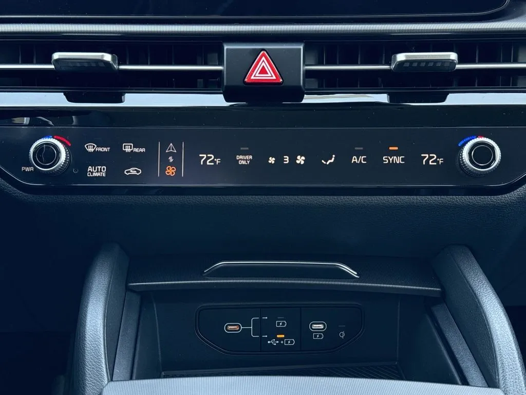 2026 Kia Sportage EX Hybrid - Photo 16