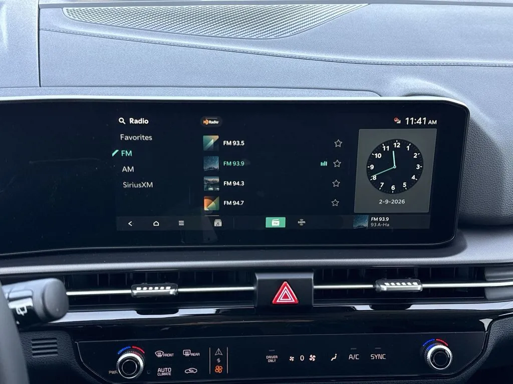 2026 Kia Sportage EX Hybrid - Photo 12