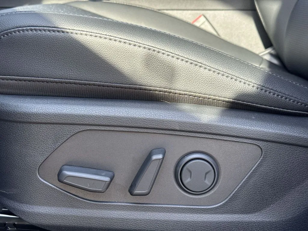 2026 Kia Sportage EX Hybrid - Photo 14