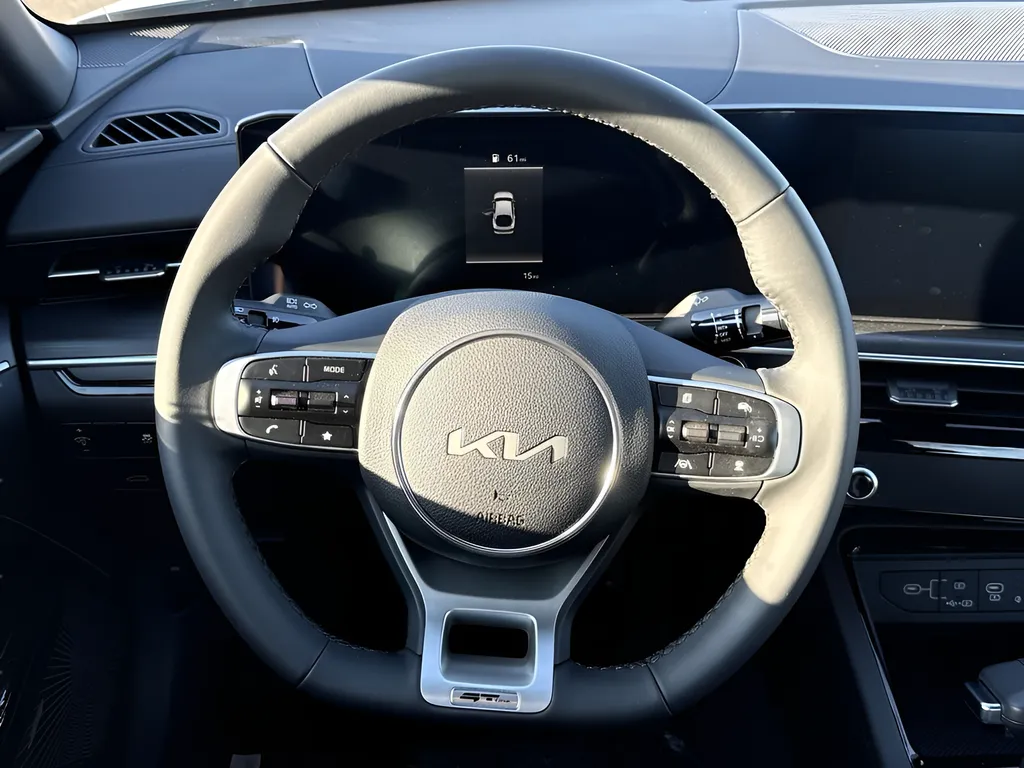 2026 Kia K5 GT-Line - Photo 11