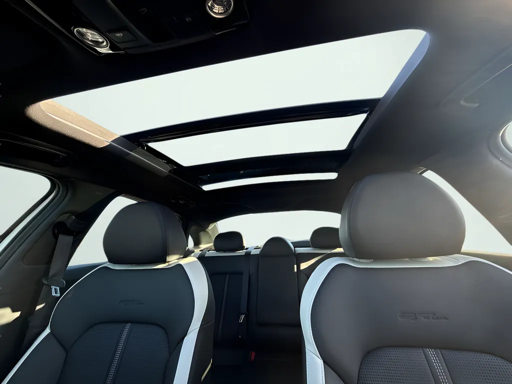 2026 Kia K5 GT-Line - Photo 16