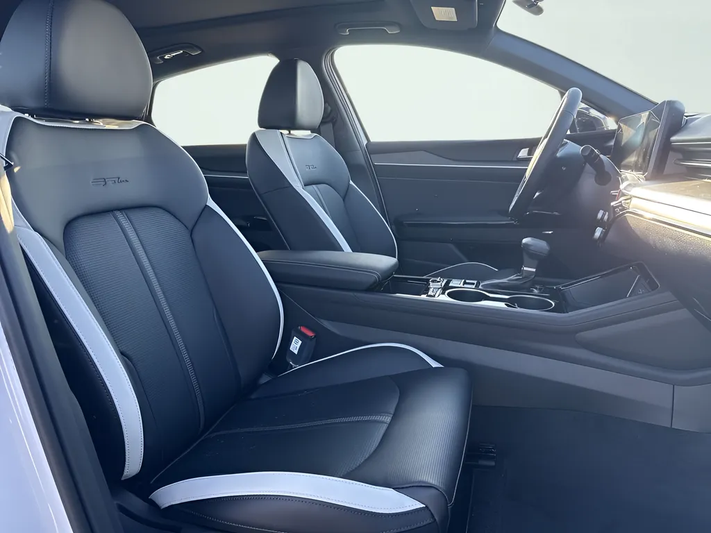 2026 Kia K5 GT-Line - Photo 25