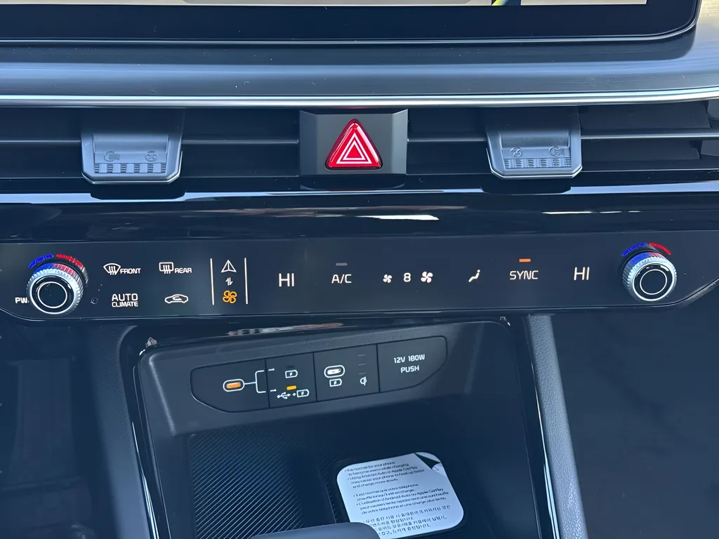 2026 Kia K5 GT-Line - Photo 17