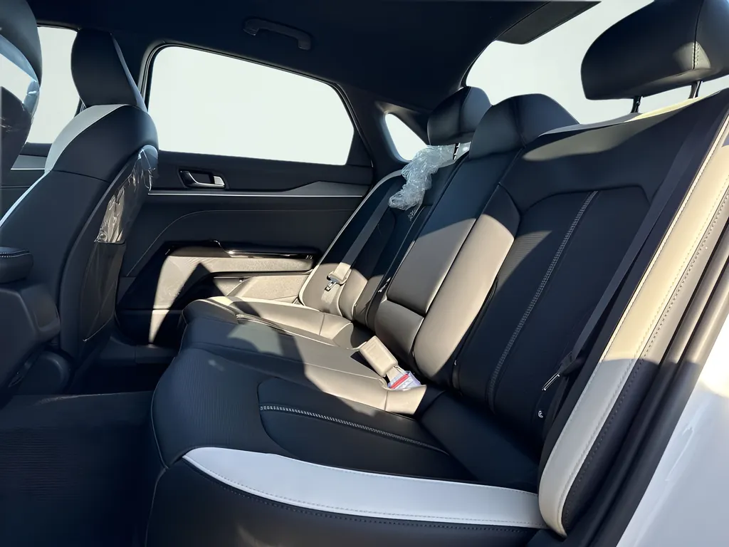 2026 Kia K5 GT-Line - Photo 23