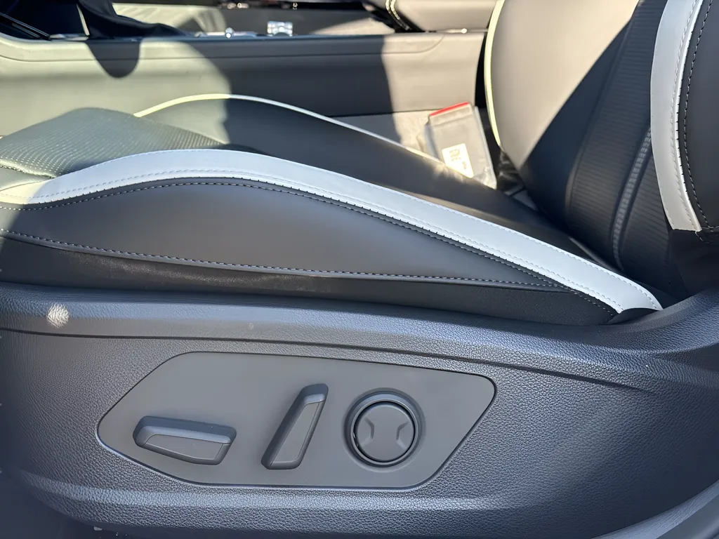 2026 Kia K5 GT-Line - Photo 14